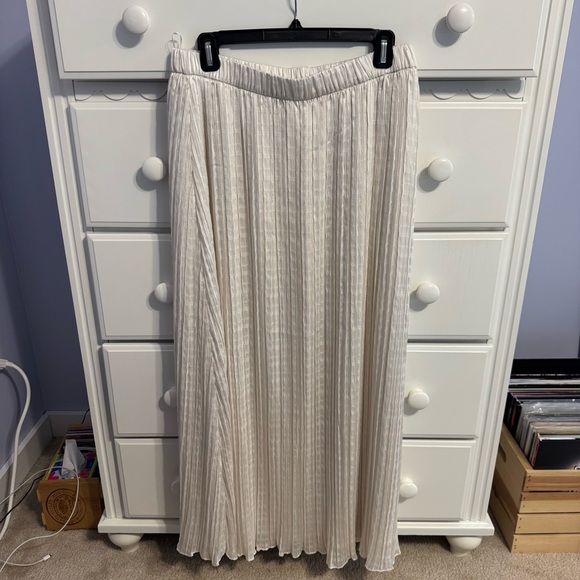 Zara Dresses & Skirts - Zara Cream Maxi Skirt